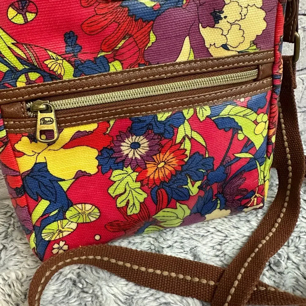Sak Roots Artist Circle Flat Crossbody Purse Red Floral Brown Adjustable Strap